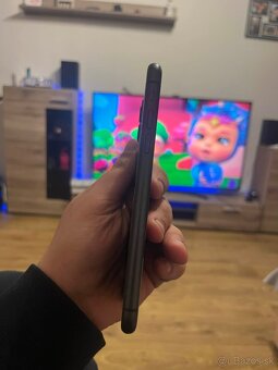 iPhone 11 - 3