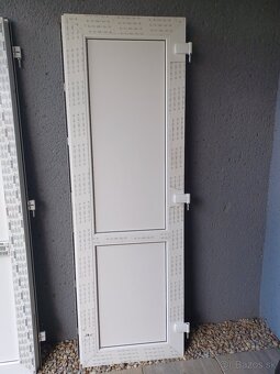 Plastove vchodove dvere - 3