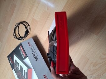 Akai MPK mini play - 3