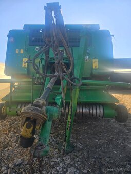 Predám balikovac john deere - 3