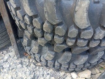 Predám kolesá s pneu T3 235/70 R15 - 3
