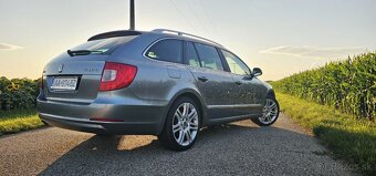 Škoda Superb combi 4x4 dsg - 3