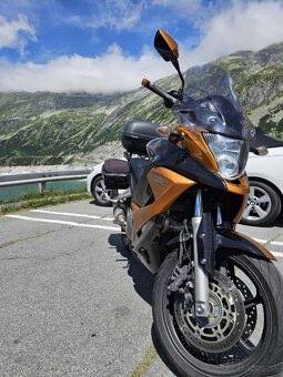 PREDÁM HONDA VFR 800X CROSSRUNNER ZA 5100 EUR  - 3