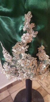 zelene šaty s vlečkou - 3