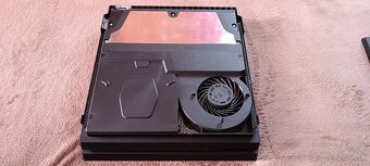 Ps4 pro na opravu - 3