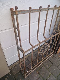 Staré kované okenné mreže (2 ks) - 3