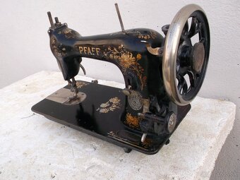 STAROŽITHÝ ŠIJACÍ STROJ. - 3