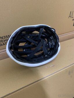 cyklistická prilba ABUS AirBreaker - 3