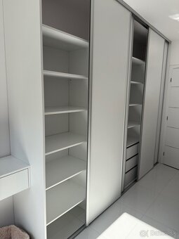 Stavaná skriňa - 3