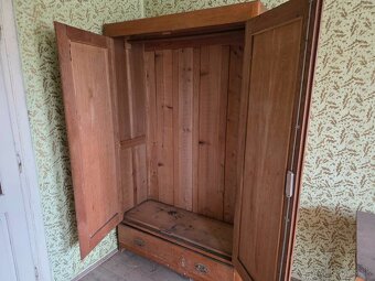 Na predaj starý nábytok - 3