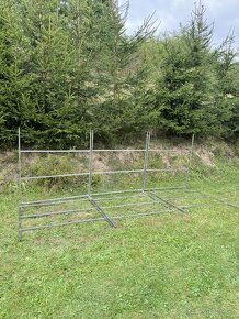 Nerezové stena / postavce 2,40 X 3,60 m - 3