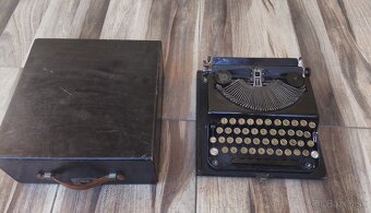 Prodám americký starožitní psací stroj Remington Portable . - 3