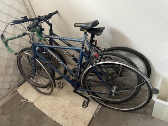 3 bicykle (vrátane Favorit) - 3