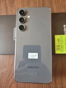 Samsung Galaxy S24 FE - 3