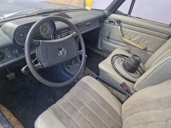 Mercedes W115 Diesel au - 3