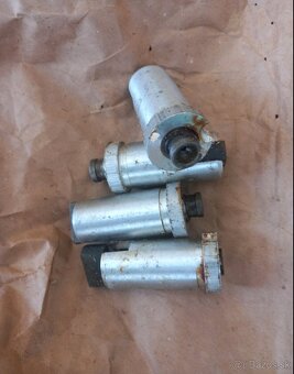 Originální nové náhradní díly z vojenského depozitu MW750 - 3