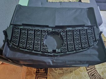 Mercedes predna maska - 3