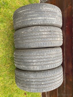 Predám Continental 235/50 R19 W - 3