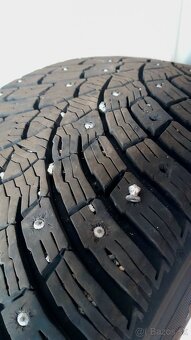 Predám zimné pneu s hrotmi 4ks bez diskov - 3