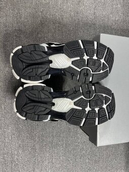 Balenciaga Runner - 3