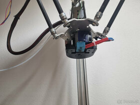 3D tlaciaren typu delta printer - 3