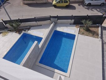 CHORVÁTSKO - Trojpodlažný apartmán s bazénom - TRIBUNJ - 3
