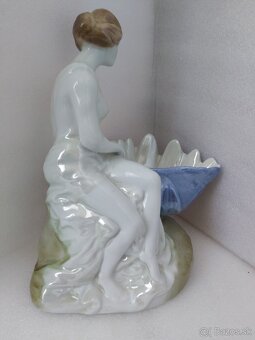 Dáma s mušlou. - 3