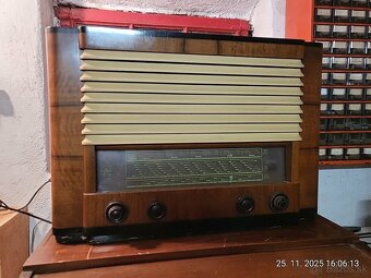 Predam radio z gramofonom tesla - 3