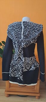 Pekny dlhsi sveter vel.M - 3