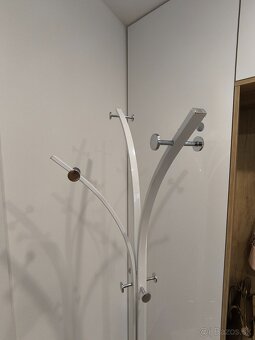 Stojanový vešiak - 3