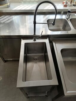 drez s policou a bateriou - 3