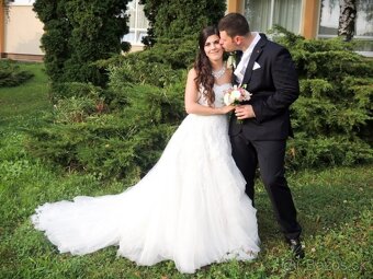 Romantické svadobné šaty s vlečkou - 3