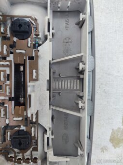 Opel Zafira B - Stropne svetlo - 3