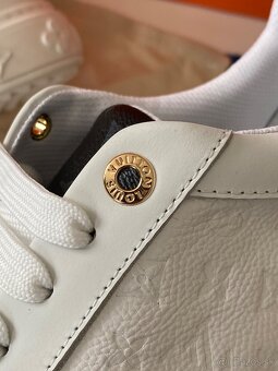 Louis Vuitton - 3