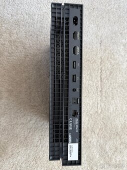 Xbox One X limited edition - 3