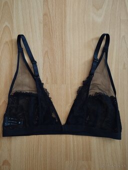 Čierna čipkovaná podprsenka Reserved - 3