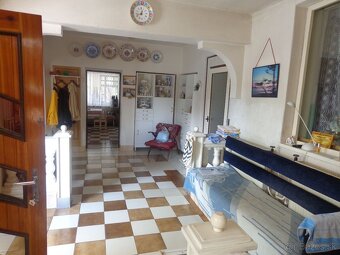 Dom na bývanie a budovy na podnikanie v Lučenci - Opatová - 3