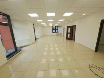 Na prenájom moderné podnikateľské priestory v centre mesta L - 3