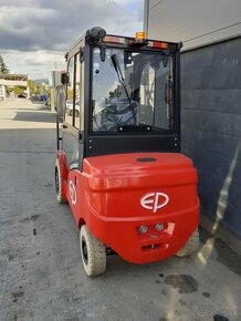 Elektrický vysokozdvižný vozík EP EFL303 - 3