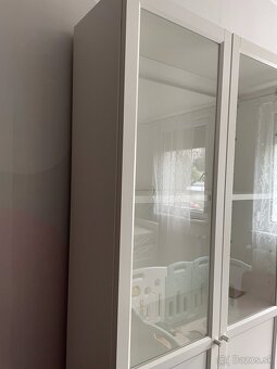 IKEA skriňa s vitrínou dvojdverová - 3