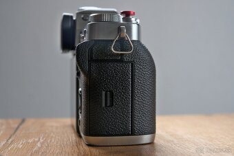 Predám fotoaparát Fujifilm XT3+príslušenstvo - 3
