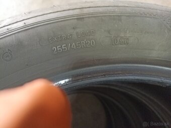 255/45R20 - 3