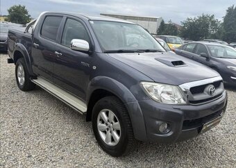 Toyota Hilux 3,0 D-4D AUTOMAT 4X4 126kW nafta automat 127 kw - 3