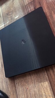 PLAYSTATION 4 - 3
