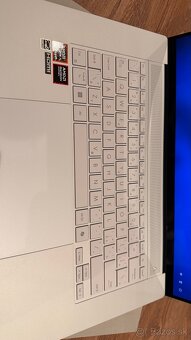 Predám  ASUS Zenbook S16 OLED dotykový 2TB SSD biely - 3
