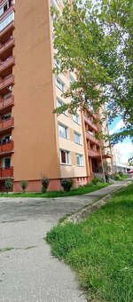 REZERVOVANÉ Moderný 3+1 Byt s balkónom v Lučenci - 3