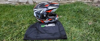 Predam motocross helmu . - 3