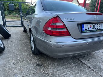 Predám Mercedes Benz E320 4MATIC - 3