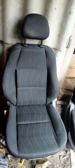 Predne sedacky Peugeot 207 - 3