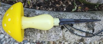 Záhradné dekorácie solárne LED lampy farebné huby - 3